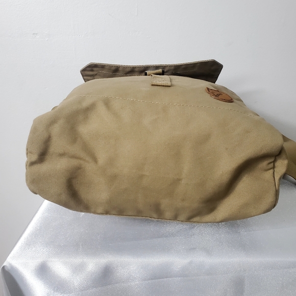 Fjallraven Crossbody Messenger Bag - Picture 9 of 14